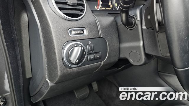 Land Rover Discovery 2013 — photo 14