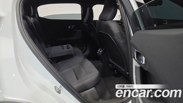 Polestar Polestar 2 2023 — photo 12