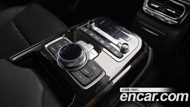 Genesis G90 2020 — photo 18