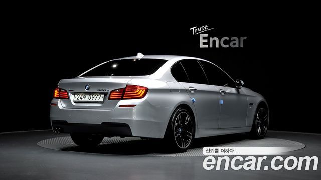 BMW 5-Series 2016 — photo 2
