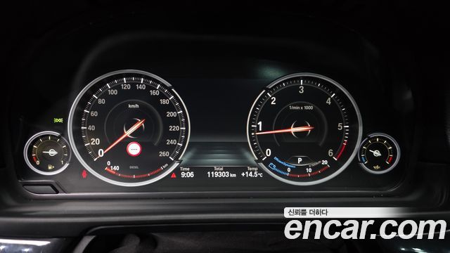 BMW 5-Series 2016 — photo 8