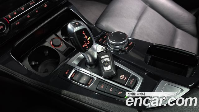 BMW 5-Series 2016 — photo 9