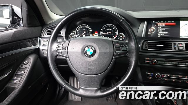 BMW 5-Series 2016 — photo 13