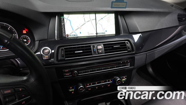 BMW 5-Series 2016 — photo 15