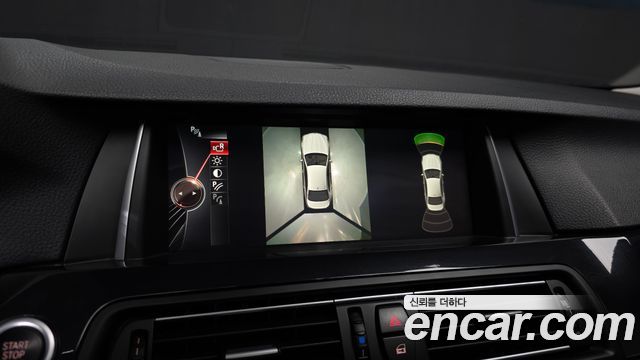 BMW 5-Series 2016 — photo 16