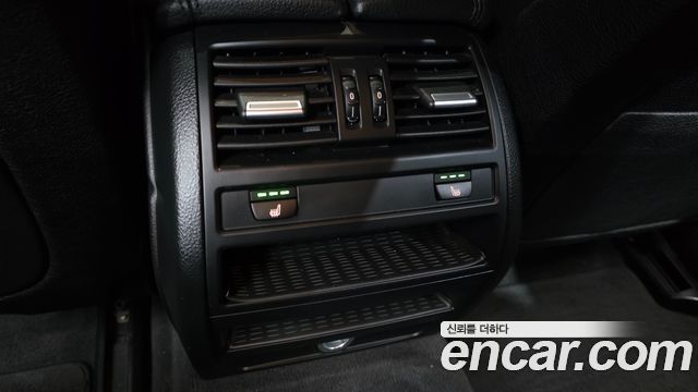 BMW 5-Series 2016 — photo 18
