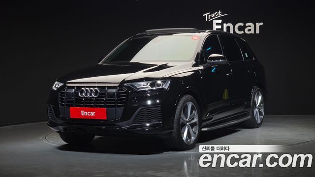 Audi Q7 2022 — photo 1