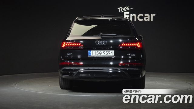 Audi Q7 2022 — photo 4