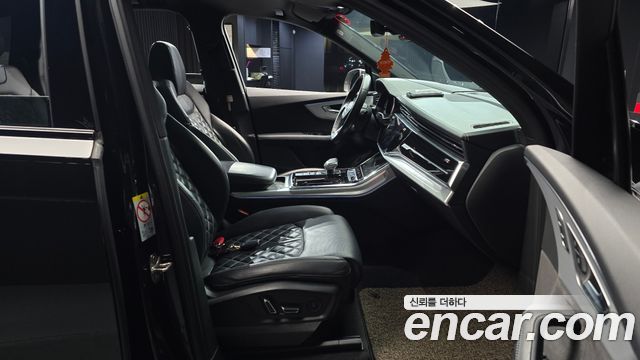 Audi Q7 2022 — photo 11