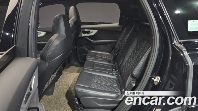 Audi Q7 2022 — photo 12