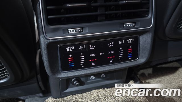 Audi Q7 2022 — photo 17