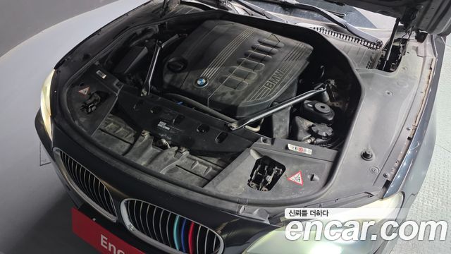 BMW 7-Series 2012 — photo 6