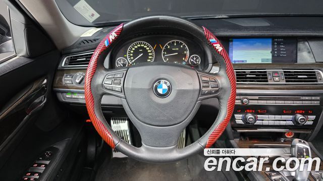 BMW 7-Series 2012 — photo 13