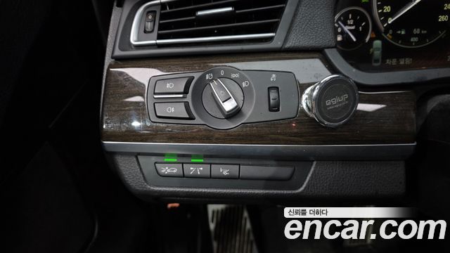 BMW 7-Series 2012 — photo 16
