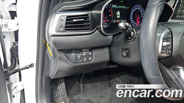 Genesis G70 2019 — photo 15
