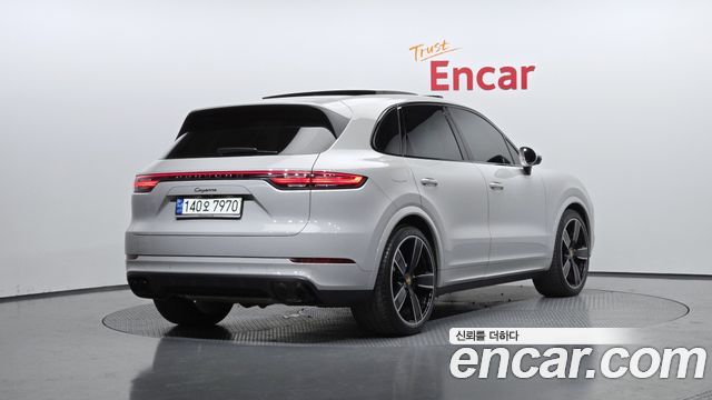 Porsche Cayenne 2021 — photo 2
