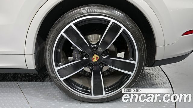 Porsche Cayenne 2021 — photo 5