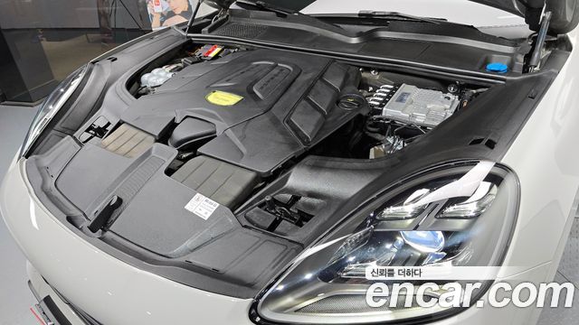 Porsche Cayenne 2021 — photo 6