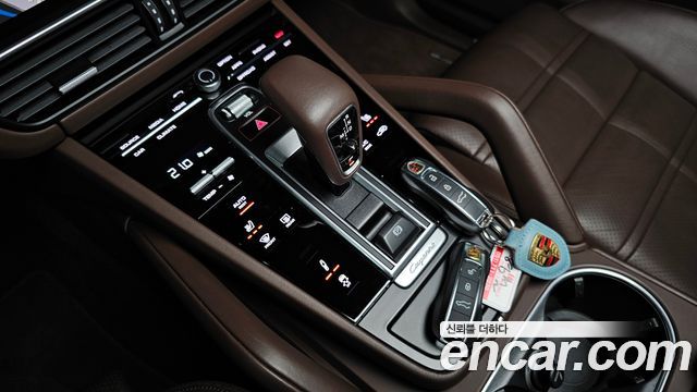 Porsche Cayenne 2021 — photo 9