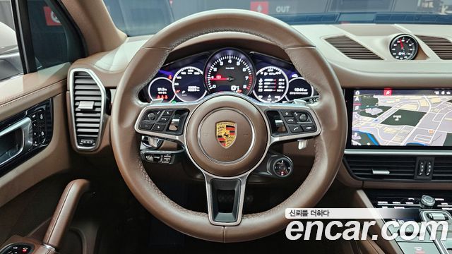 Porsche Cayenne 2021 — photo 13