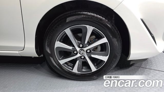 Toyota Prius 2019 — photo 5