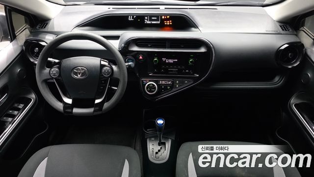 Toyota Prius 2019 — photo 7