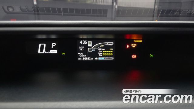Toyota Prius 2019 — photo 8