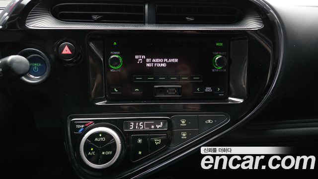 Toyota Prius 2019 — photo 15