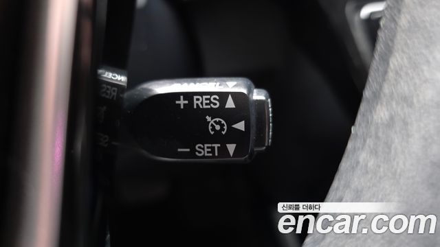 Toyota Prius 2019 — photo 16