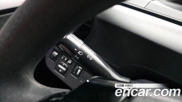 Toyota Prius 2019 — photo 18