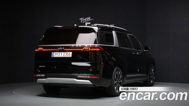Kia Canival 2023 — photo 2
