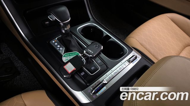 Kia Canival 2023 — photo 9