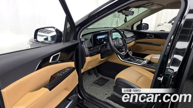 Kia Canival 2023 — photo 10