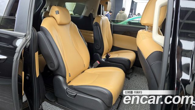 Kia Canival 2023 — photo 12