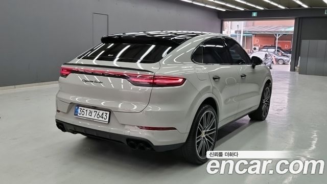 Porsche Cayenne 2023 — photo 3