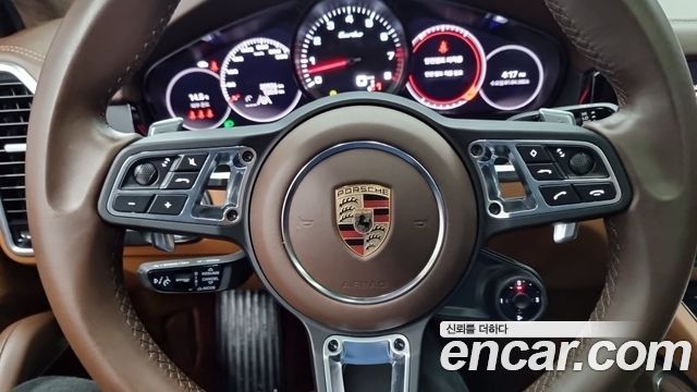 Porsche Cayenne 2023 — photo 12