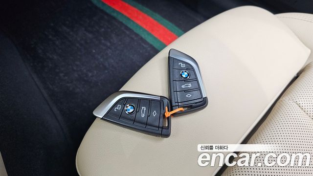 BMW 3-Series 2022 — photo 30