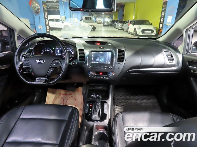Kia K3 2016 — photo 5
