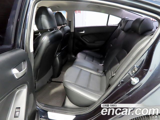 Kia K3 2016 — photo 7