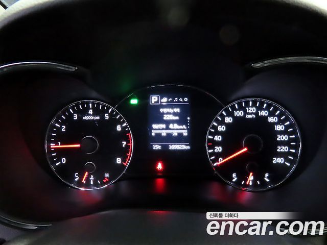 Kia K3 2016 — photo 9