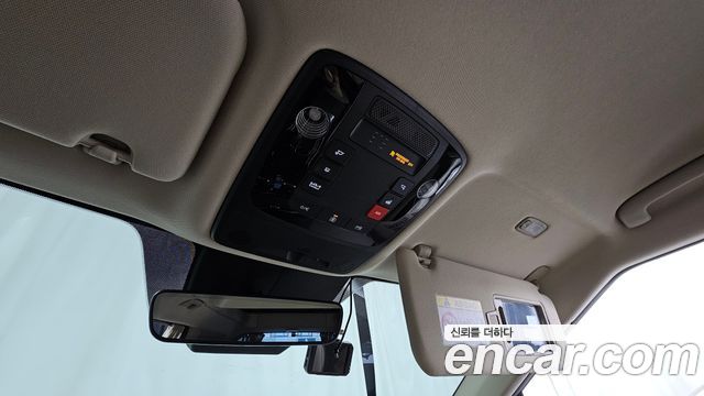 Kia Canival 2022 — photo 17