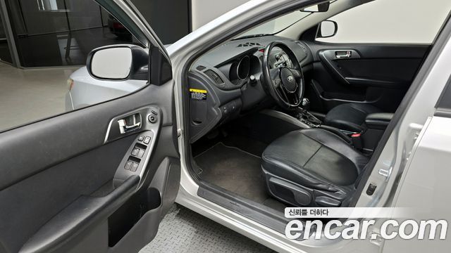 Kia Porte 2013 — photo 11