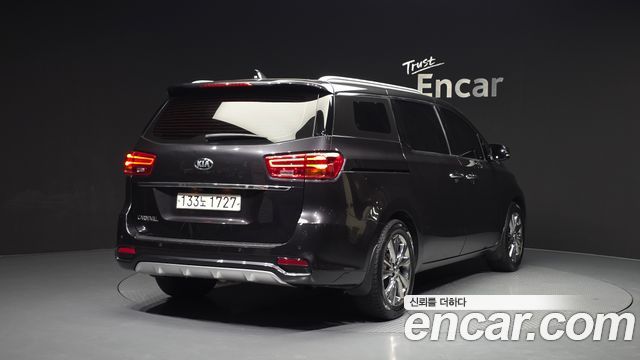 Kia Canival 2020 — photo 2