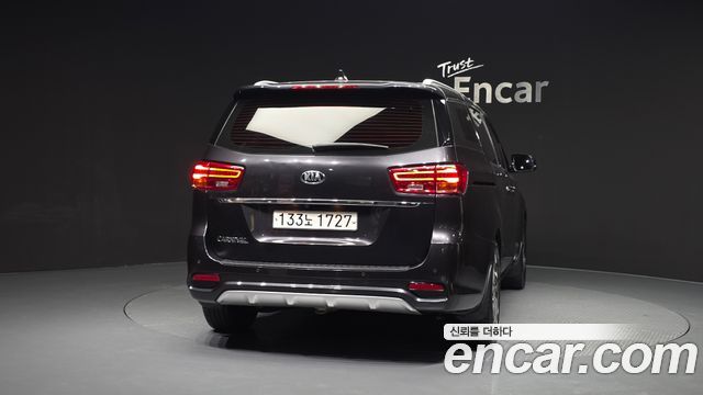 Kia Canival 2020 — photo 4