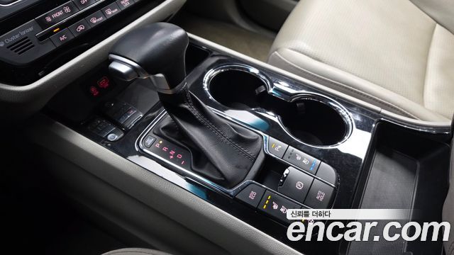 Kia Canival 2020 — photo 9
