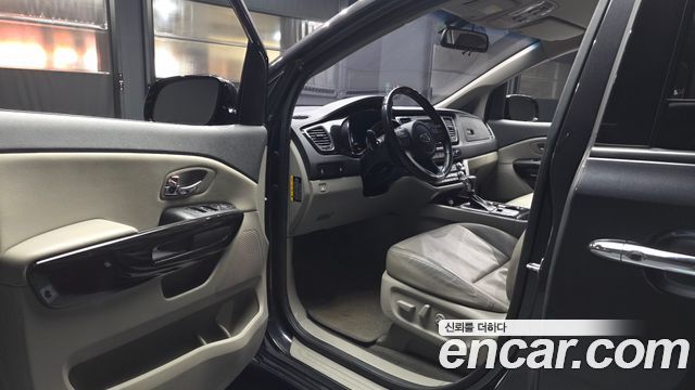 Kia Canival 2020 — photo 10