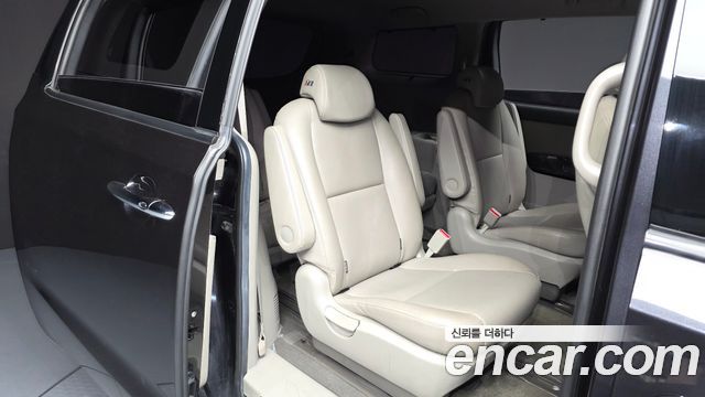 Kia Canival 2020 — photo 12