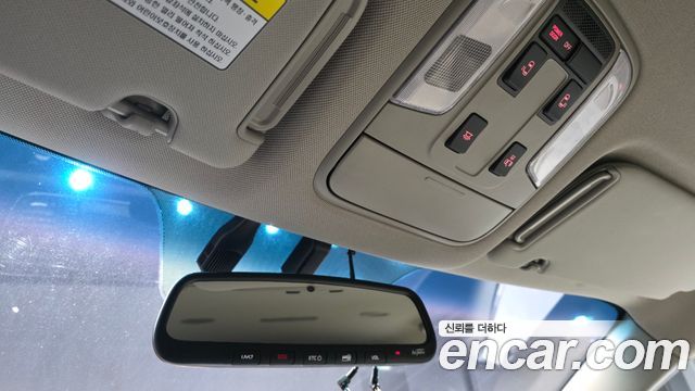 Kia Canival 2020 — photo 17