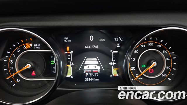 Jeep Wrangler 2022 — photo 8