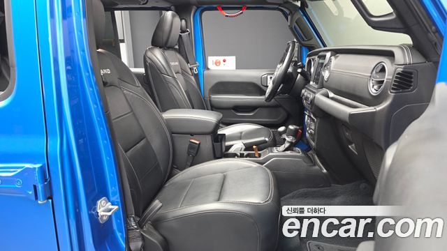 Jeep Wrangler 2022 — photo 11
